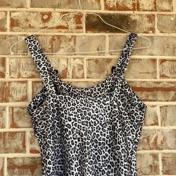 Black Gray Leopard Print Polyester Nightgown - Picture 6 of 7